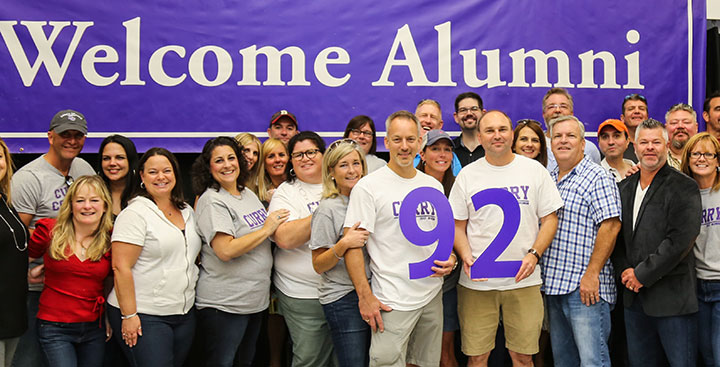 The Ƶ Class of '92 poses for a photo at Homecoming